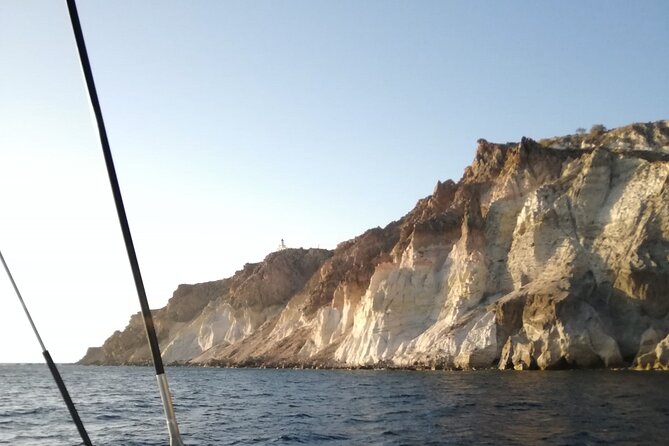 Santorini Catamaran Cruise with Fresh Meal and Open Bar - Around the Still-Active Volcano Area, Without the Hiking