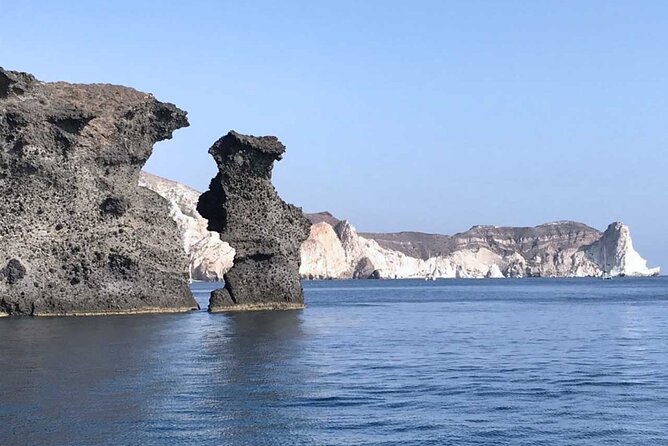 Santorini Catamaran Cruise with Greek Meal, Open-Bar and Sunset - Lunch and the Open-Bar Style Drinks: Value You Can Actually Taste