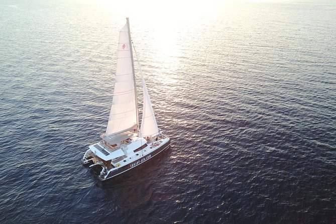 Santorini Luxury Catamaran Day Cruise with BBQ,drinks,transfer - Getting picked up and arriving at Amoudi without stress