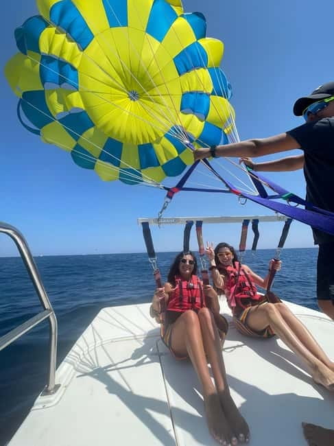 Santorini: Parasailing ExperiencePerissa,Perivolos,St.George - Santorini Parasailing From Santorini Water Sports to St. George Beach