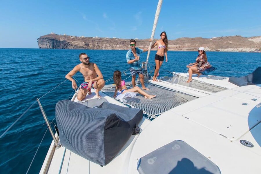 Santorini: Private Catamaran Cruise with Food & Drinks - Lunch onboard: what you’ll actually eat, drink, and remember