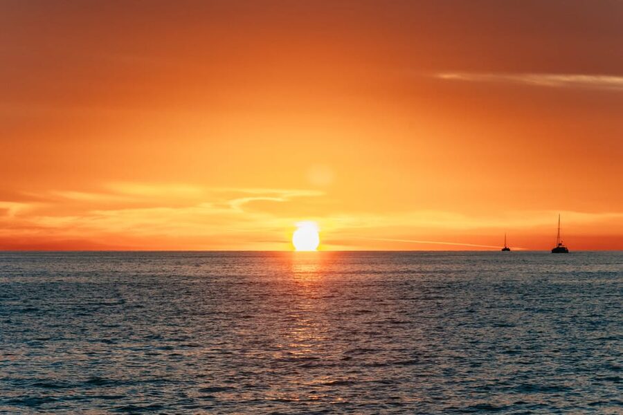 Santorini: Sailing Catamaran Cruise with BBQ and Drinks - Palea Kameni hot springs and volcano viewpoints: the star section