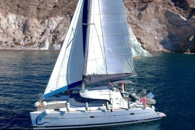 Santorini: Standard Small-Group Catamaran Cruise with Food/Drinks - The safety briefing and the small boat rules that matter