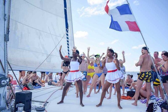 Saona Island Catamaran Adventure with Free Food and Transportation - Piscina Naturalmente: Starfish Sightings and a Real Swim Break