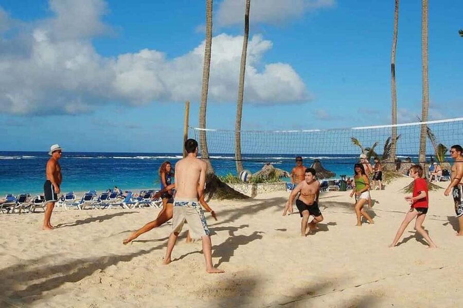 Saona Island: Catamaran/Speedboat Tour to a Dream Beach - Saona Island beach time: 2.5 hours of choose-your-own-day