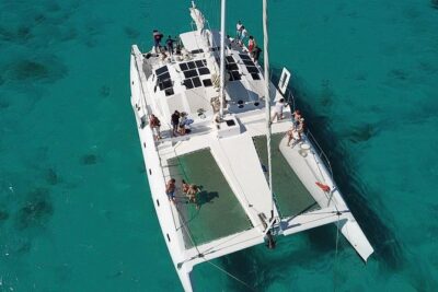 Saona Island small group and relax - luxury catamaran - The first sail hour: live commentary and deck time