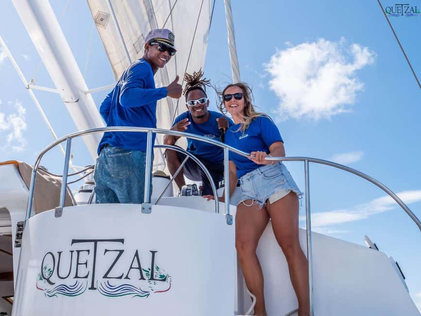 Saona island - Small group tour - Luxury catamaran - Las Palmillas natural pool: the starfish factor (and the calm anchoring)