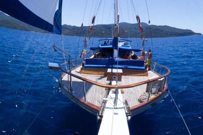 Saranda Prince Ennio-Daily Yacht Tour - On board comfort: seats, shade, music, and a cash bar