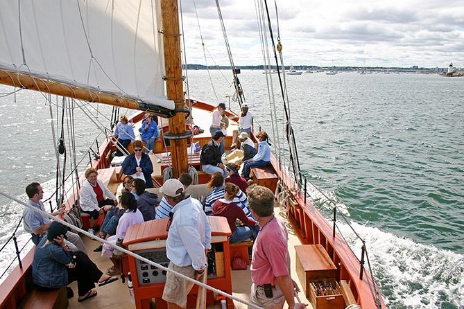 Schooner Fame Sailing Tour - A hands-on Schooner ride that’s built for participation