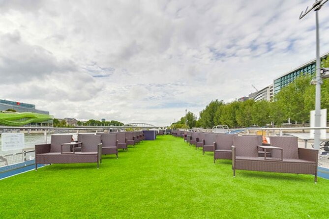 Seine River Dinner Cruise with Live Singer by VIP Yacht de Paris - Quick Take: The Best Parts (and One Reality Check)