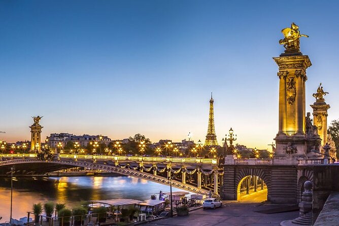 Seine River Dinner Cruise with Live Singer by VIP Yacht de Paris - Service That Can Be Excellent (When You Get the Attention)