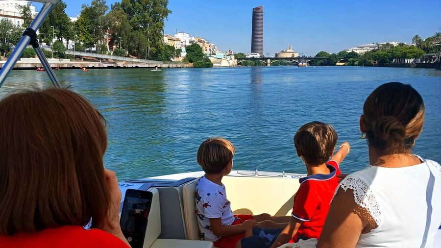 Seville: Sail the River. 100% private - Can you stop for photos and hop off elsewhere? Yes.