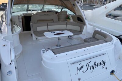 Shared Yacht Tour with Drinks Lunch and Snorkeling - Getting to the boat: pickup vs. meeting point