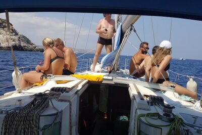 Single day Sail boat cruise with swimming, snorkeling, drinks and lunch - Swim and Snorkel Stops: Where You Actually Spend the Day
