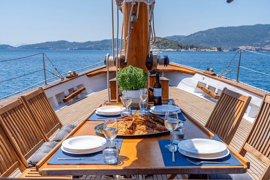 Skiathos: Wooden Sailboat Full- or Half-Day Trip with Meal - Practical tips so you’re not fighting the day