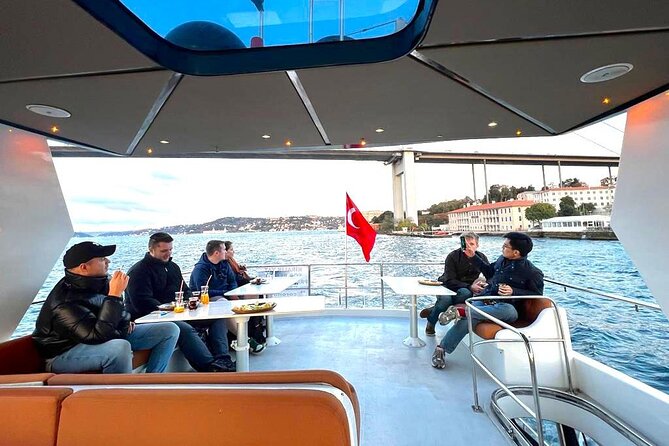 Small-Group 2 Hours Bosphorus Luxury Yacht Cruise in Istanbul - Your Onboard Experience: Snacks, Drinks, and a Guide in English