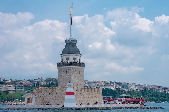 Small-Group 2 Hours Bosphorus Luxury Yacht Cruise in Istanbul - Who This Yacht Cruise Is Best For