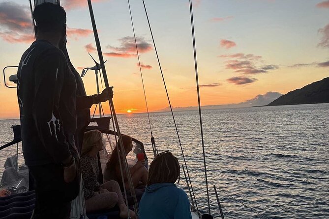 Small Group Waikiki Sunset Sailing Tour - Where the sail starts: Hawaii Yacht Club in Waikiki