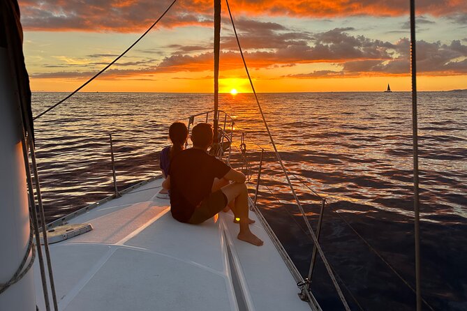 Small Group Waikiki Sunset Sailing Tour - Waikiki Beach shoreline glow: what 30 minutes really gives you