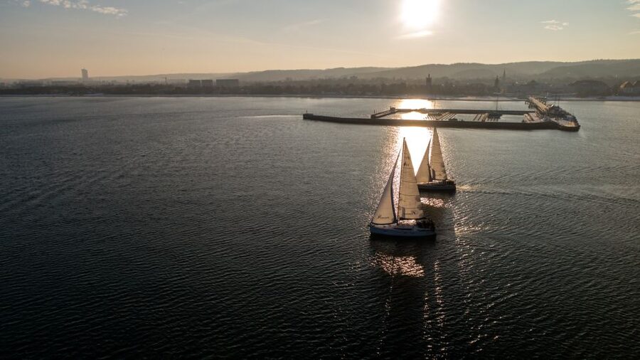Sopot: Sunset Yacht Cruise with Welcome Drink - The Route: Passing Sopot’s Famous Waterfront, Then Sailing Toward Gdańsk or Gdynia