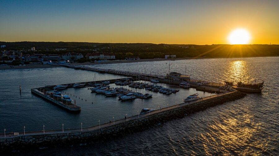 Sopot: Sunset Yacht Cruise with Welcome Drink - Can You Steer the Yacht? How That Part Really Feels