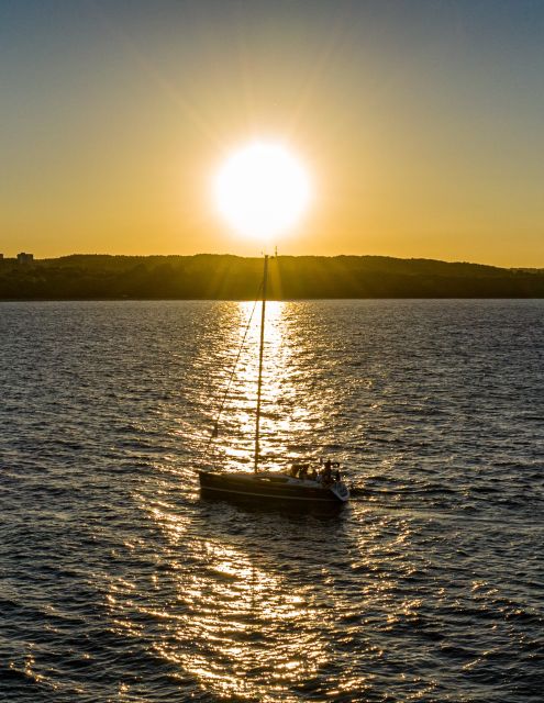Sopot: Sunset Yacht Cruise with Welcome Drink - Two Decks, Blankets, and Toilets: Comfort on the Baltic