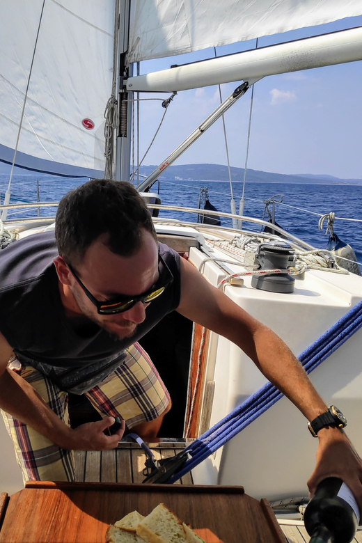 Split: Full Day Sailing Tour to Šolta Island and Brač Island - Leaving Split by sailboat: what the morning logistics feel like