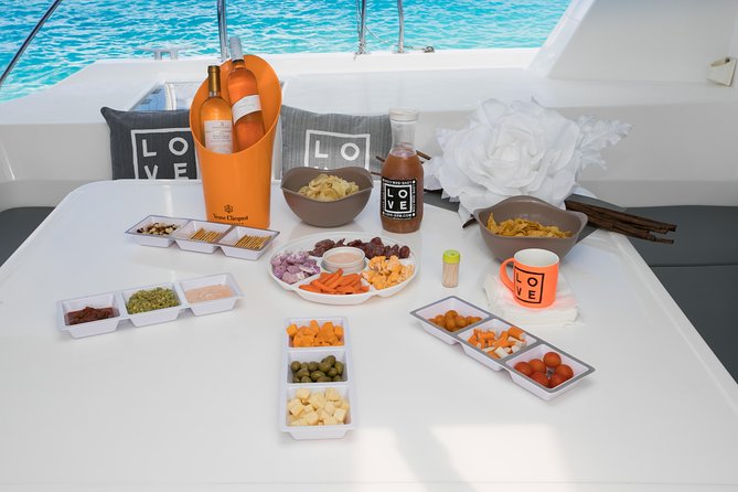 St Maarten Luxury Catamaran Full-Day Group Charter - Tintamarre Island: sea turtles and how to stay safe underwater