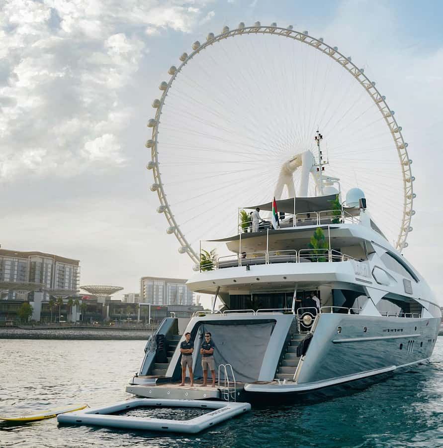 Sunseeker Superyacht: VIP Dinner, Premium Drinks& Live Music - Omakase sushi + Zen-Med canapés: how the meal actually plays