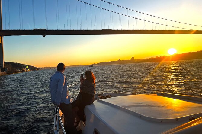 Sunset or Daytime Istanbul Guided Luxury Yacht Cruise with Snacks - Ottoman Forts: Rumeli Hisarı and the 1452 Threat