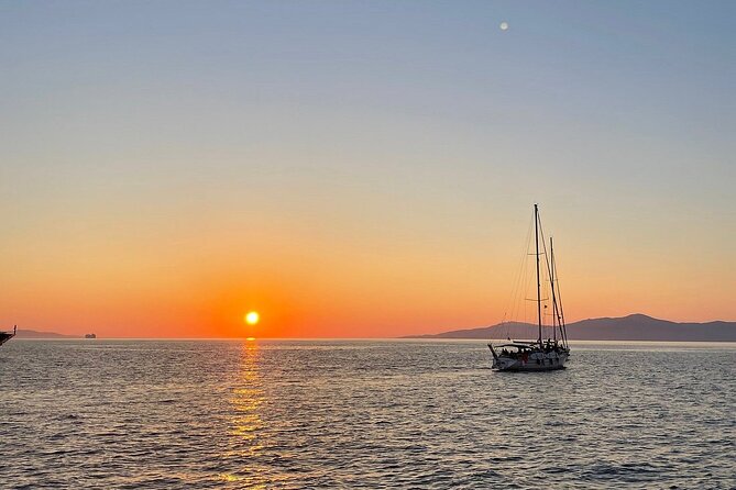Sunset Sail Cruise to Rhenia, Mykonos Beach Safari, Dinner&Drinks - Crew energy: names you’ll hear and the vibe that makes it work