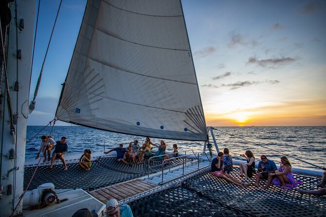 Sunset Sailing Cruise with premium drinks and bites - Key things that make this cruise work