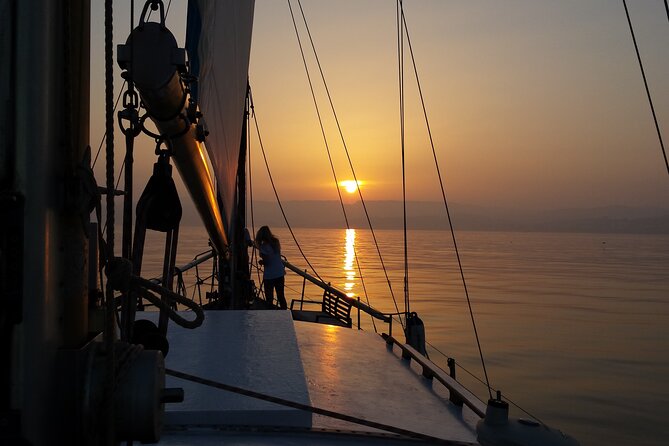 Sunset Sailing Experience in Estepona - Crew and service: friendly when it clicks