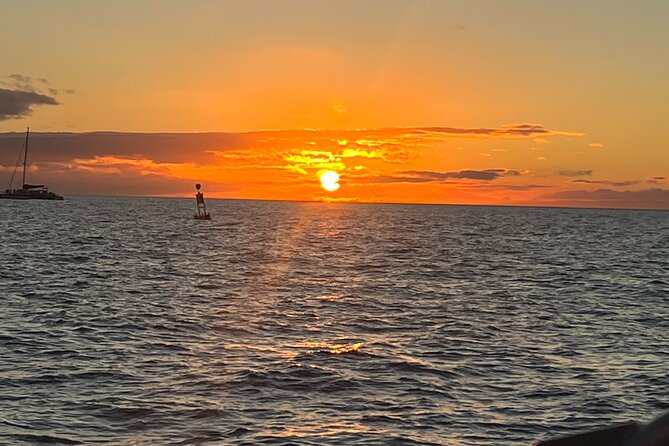 Sunset Sailing on a Floating Tiki Bar Charming Hawaiian Catamaran - Crew and music: how they keep the cruise from feeling scripted