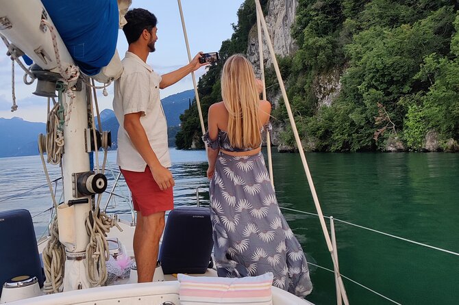 Sunset sailing on lake Como with Private Skipper - Price and Value on Lake Como (For a Group Up to 9)