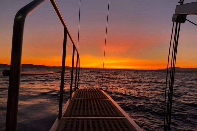 Sunset South Coast Sail Cruise with lunch,drinks, optional transfer - Lunch, Coffee/Tea, and Free Drinks: What’s Included and What Costs Extra