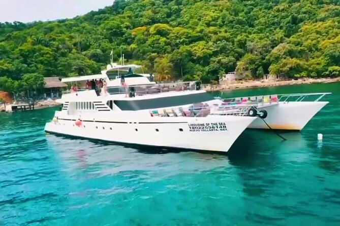 Sunsets and Whales Mega Yachts ALL INCLUSIVE: Puerto Vallarta - The 30-Minute Snack-and-Drink Window That Sets the Mood