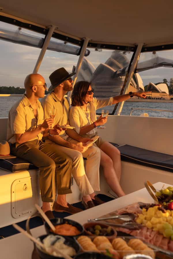Sydney Harbour: Sunset Catamaran Cruise - Why a 1-Hour Catamaran at Dusk Feels Like Smart Value