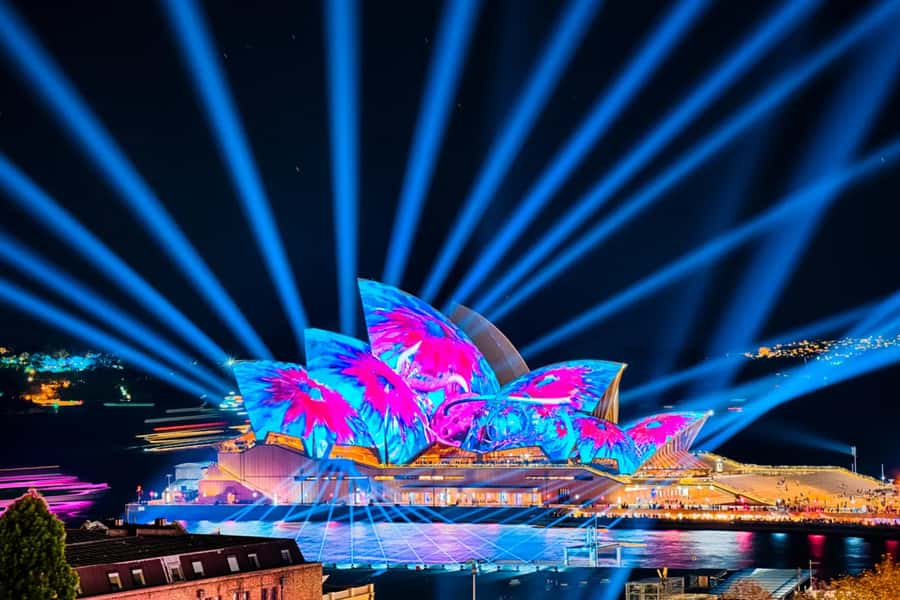 Sydney: Premium Catamaran Vivid Cruise with Welcome Drink - The route: Harbour Bridge and Opera House from the water