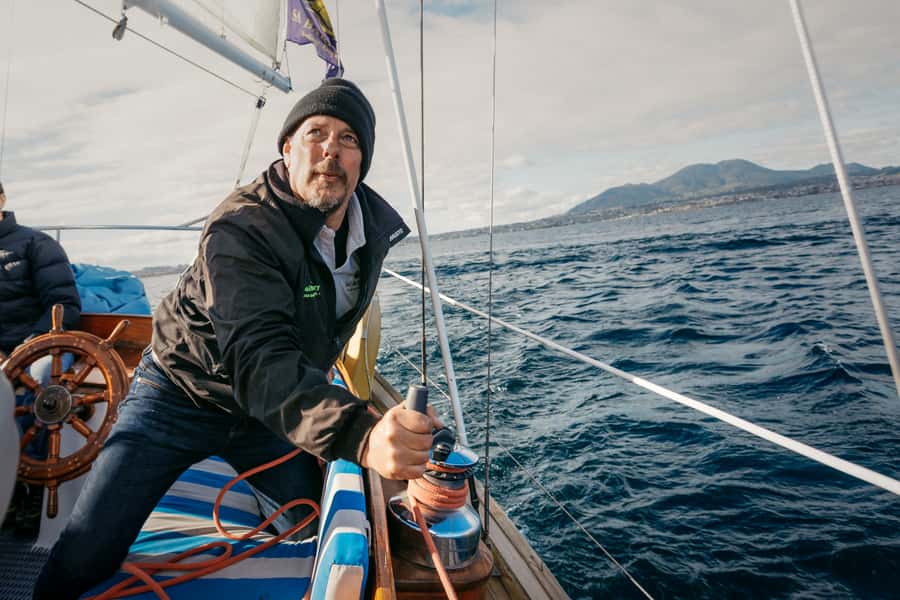 Taupō: Sail Barbary Eco Sailing to the Maori Rock Carvings - Meeting point, drop-off, and what to expect if it rains