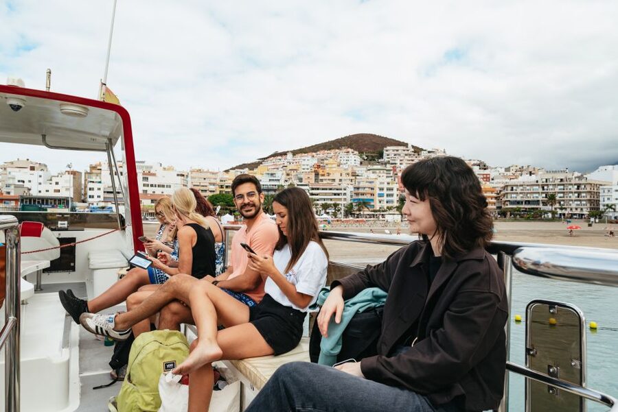 Tenerife: Eco-Yacht Whale and Dolphin Watching and Swimming - A 90-minute eco-yacht plan that fits real vacation time