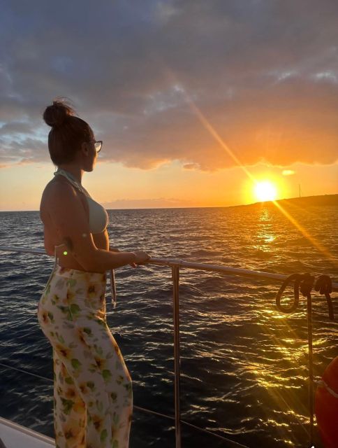 Tenerife: Sunset Catamaran Tour with Transfer, Buff & Drinks - Entering the Catamaran at Puerto Colón: The Start That Sets the Tone