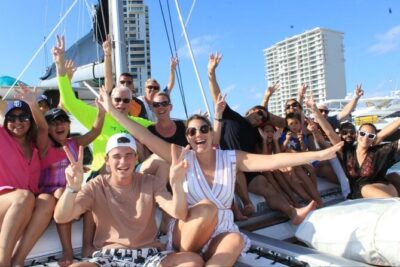 Top Isla Mujeres Catamaran Tour with Snorkel Open Bar and Buffet lunch - Snorkeling at Arrecife El Meco: fun time, clear limits