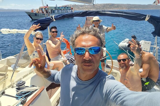 Tour to the islands of the La Maddalena Archipelago by sailing boat - Booking smart: what to do so the day stays smooth