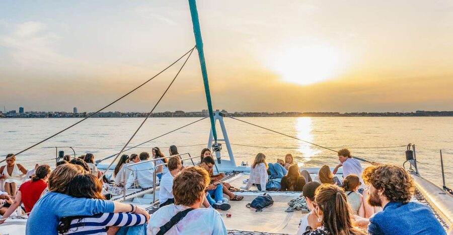 Valencia: Catamaran Cruise with Sunset Option - Getting there: meeting the crew without hotel pickup