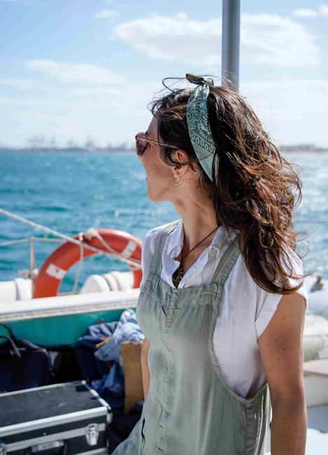 Valencia: Sailing Catamaran with Swimming & Optional DJ - Drinks and onboard extras: what you might pay for