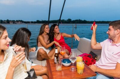 Venice by Night Catamaran Cruise - Getting Onboard: Where to Meet and What to Expect
