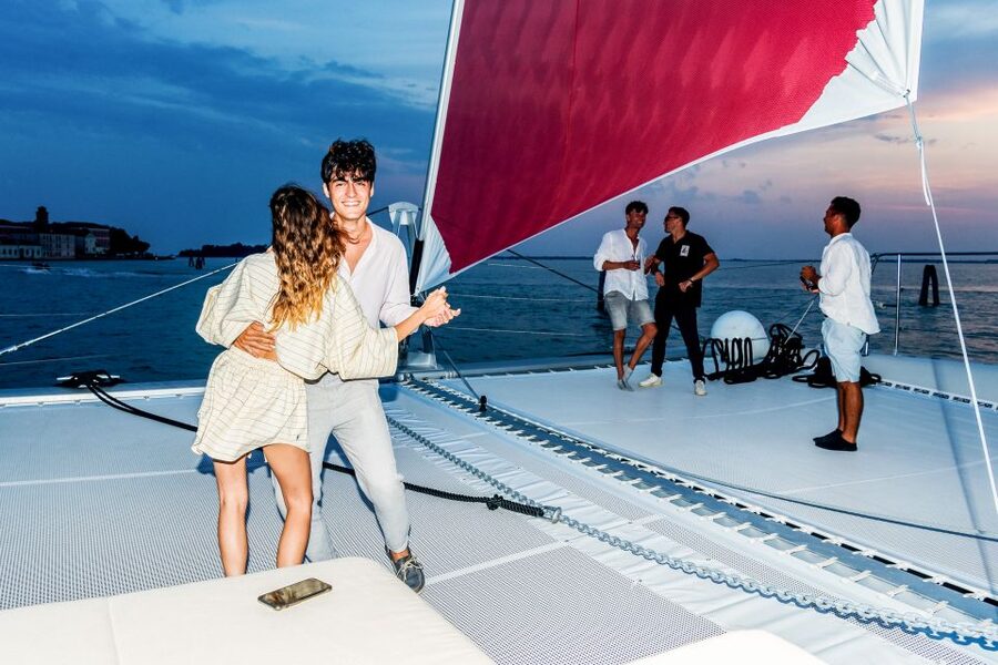 Venice: Catamaran Sunset Jazz Cruise with Aperitivo - The 90-minute route that gives you real variety: San Marco Bay, Giudecca, and Lido
