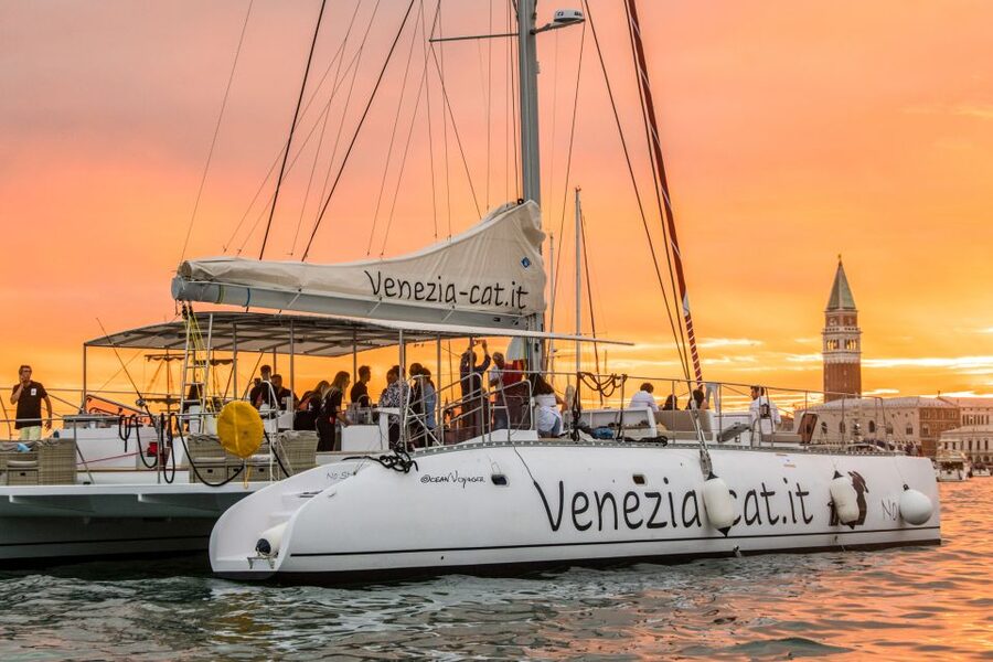 Venice: Catamaran Sunset Jazz Cruise with Aperitivo - Boarding at Riva dei Sette Martiri: fast, simple, and a little flexible