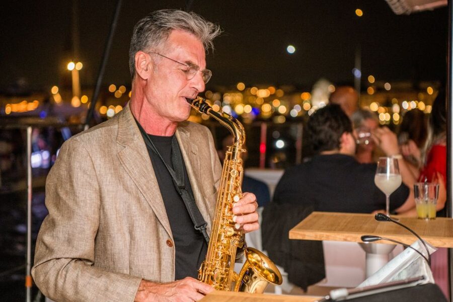 Venice: Night Catamaran Cruise of the Lagoon - Live tenor saxophone: music that matches the mood